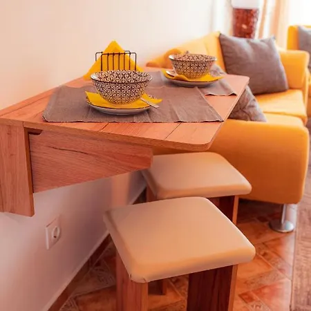 Pumpkin Spiced With Own Parking And Office Setup 소피아