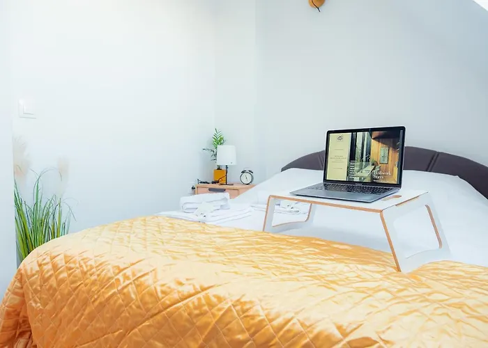 Pumpkin Spiced With Own Parking And Office Setup Appartement *