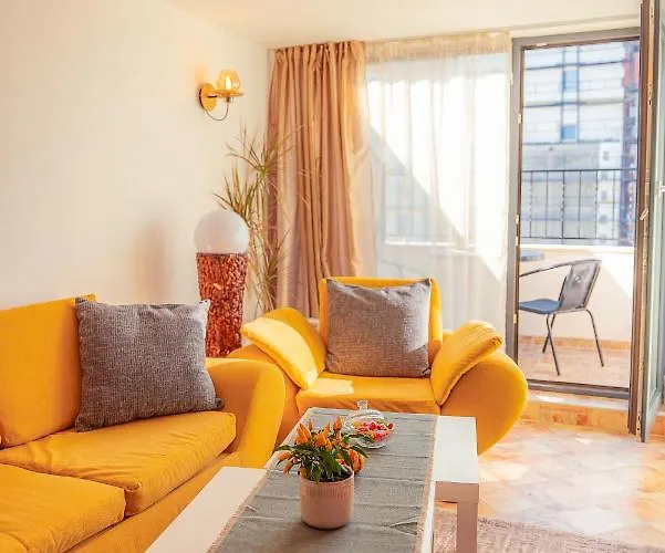 Pumpkin Spiced With Own Parking And Office Setup * סופיה