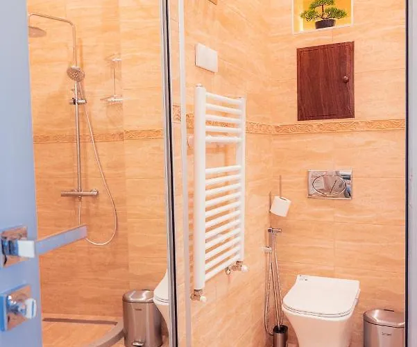 Pumpkin Spiced With Own Parking And Office Setup