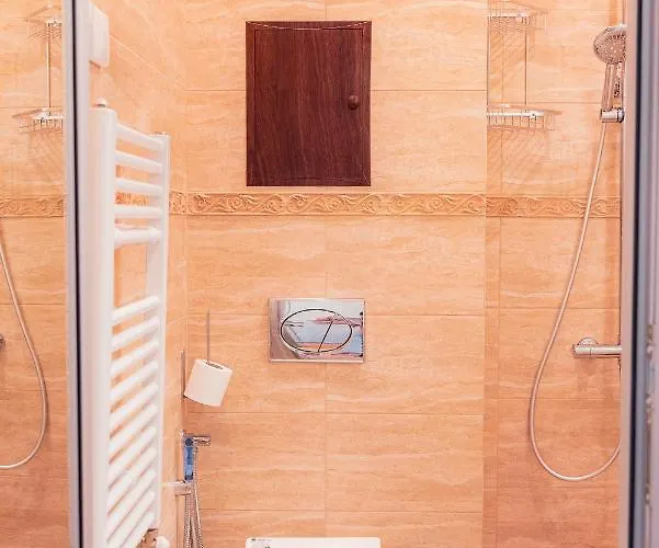 Pumpkin Spiced With Own Parking And Office Setup *