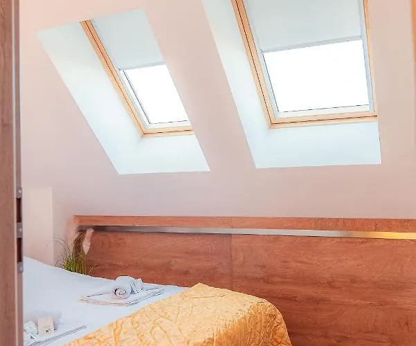 Pumpkin Spiced With Own Parking And Office Setup 公寓