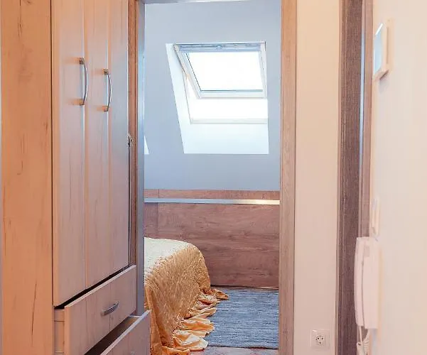 Pumpkin Spiced With Own Parking And Office Setup 公寓