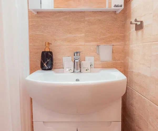 Pumpkin Spiced With Own Parking And Office Setup Appartement *