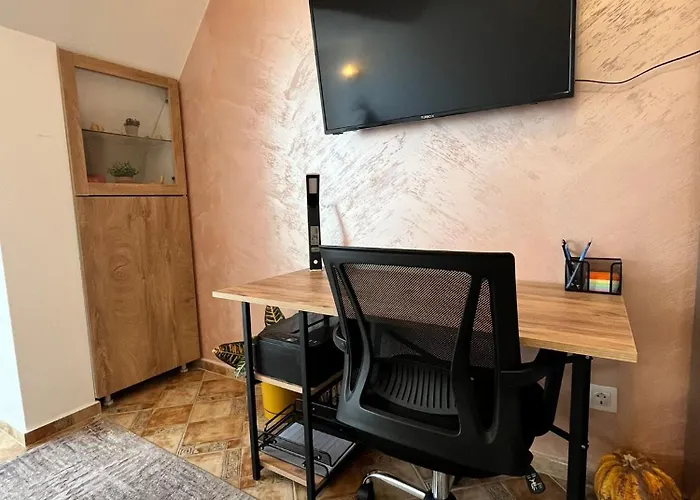 דירה Pumpkin Spiced With Own Parking And Office Setup *