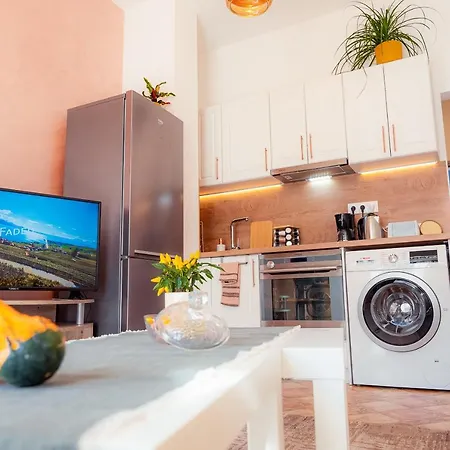 Pumpkin Spiced With Own Parking And Office Setup ソフィア